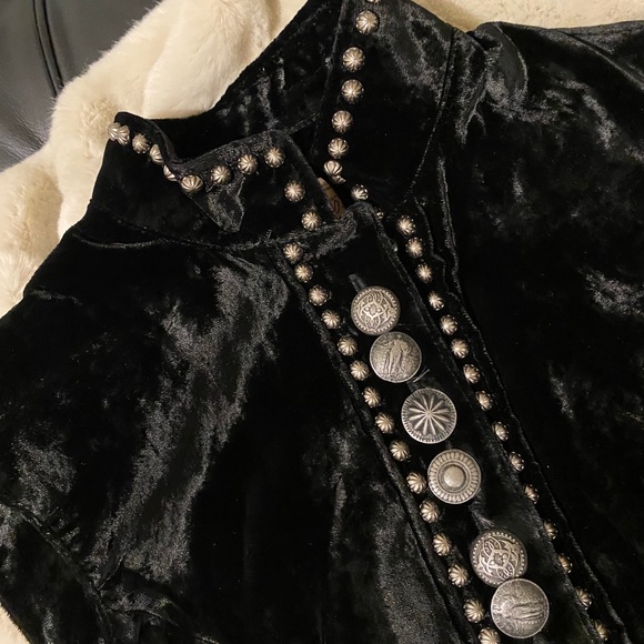 Double D Ranch Wear Studded Crushed Velvet Vest - Picture 2 of 9